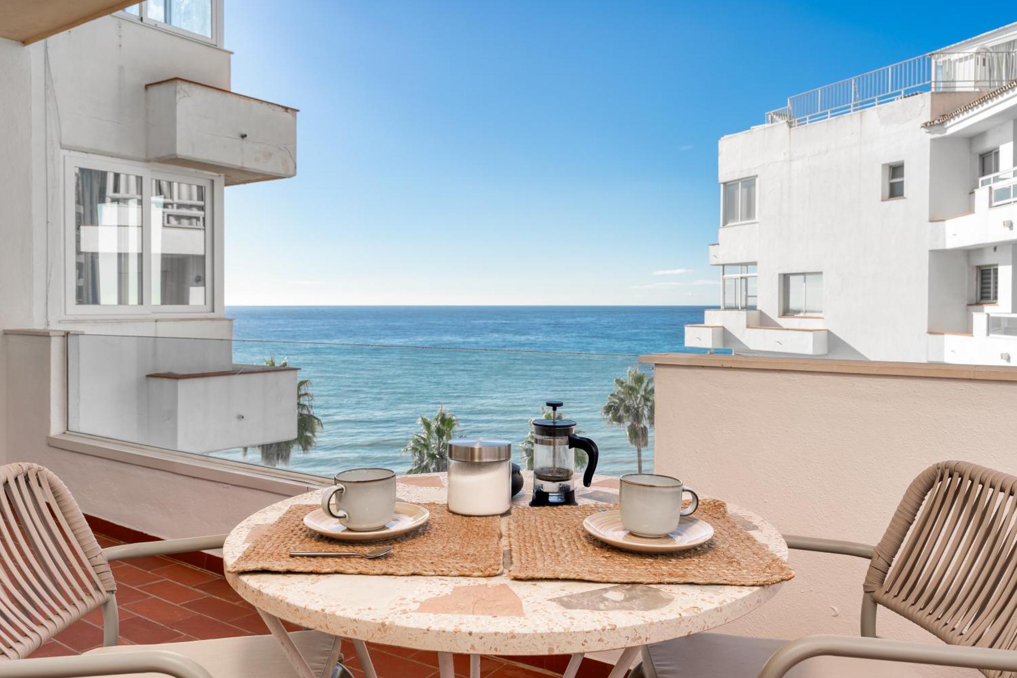 Luxury On The Beachfront Apartment Marbella